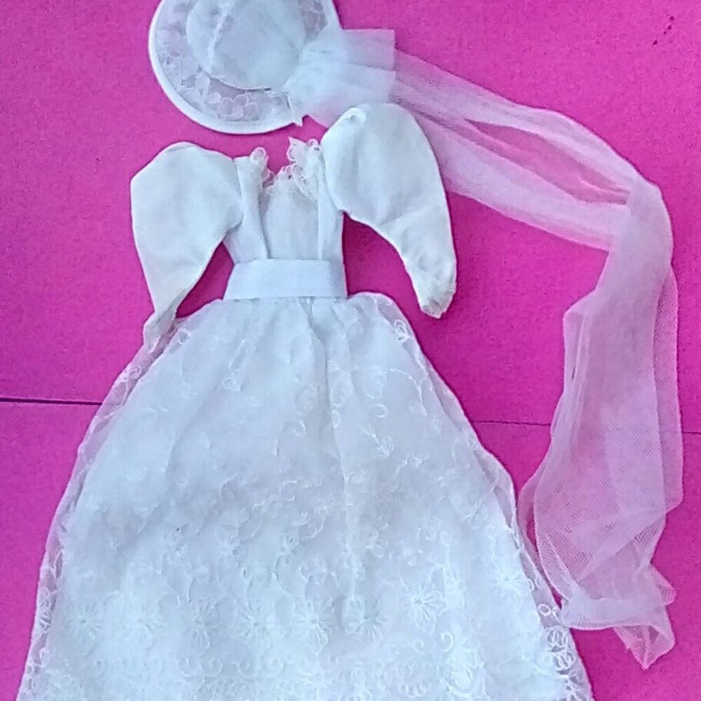 Barbie doll Romantic Wedding Bride dress & hat 8Os